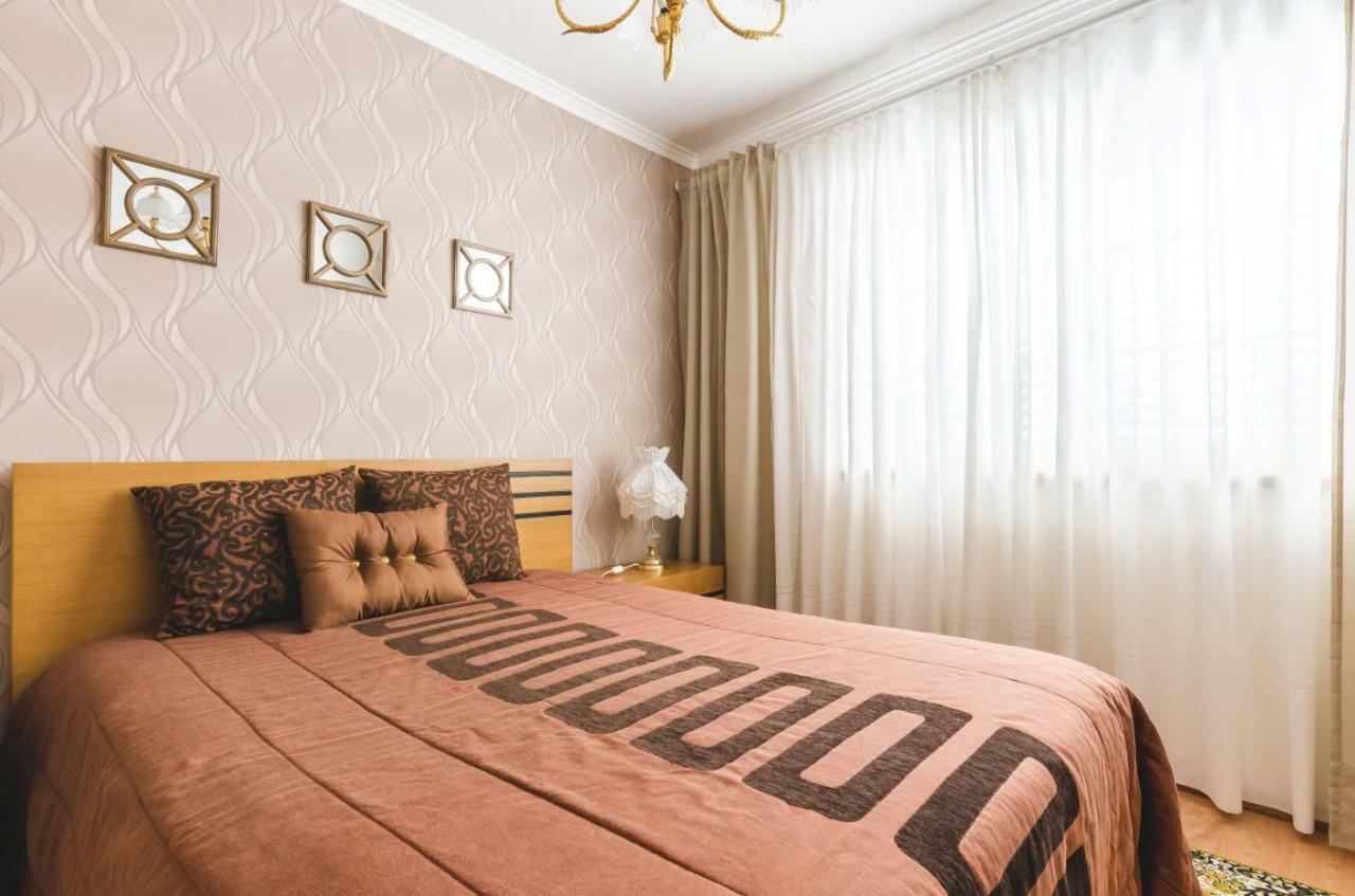 Near Beach And Oporto Вила Нова ди Гая Екстериор снимка